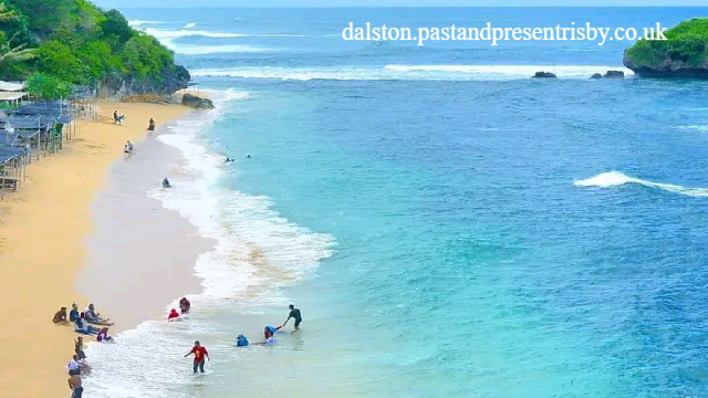 Wisata Pantai di Solo dengan Pemandangan yang Alami